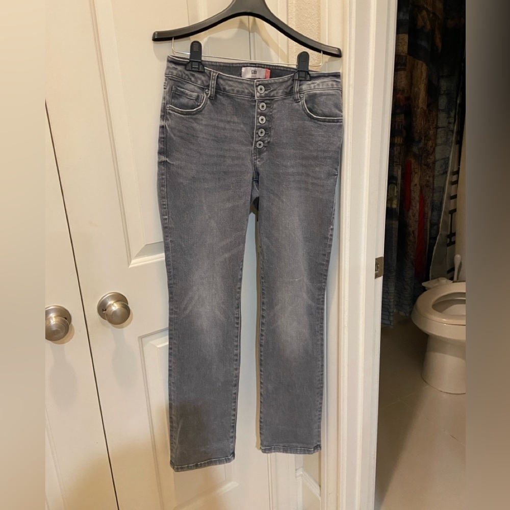 Cabi Button Fly Straight Jeans- Sz 6 -Fall ‘23 collection